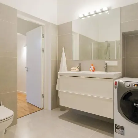 Apartment Modern & Spacious 80m2 In Old Town Riga