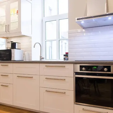 Modern & Spacious 80m2 In Old Town Apartamento Riga